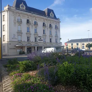 3* Hotel Logis Des Bourbons